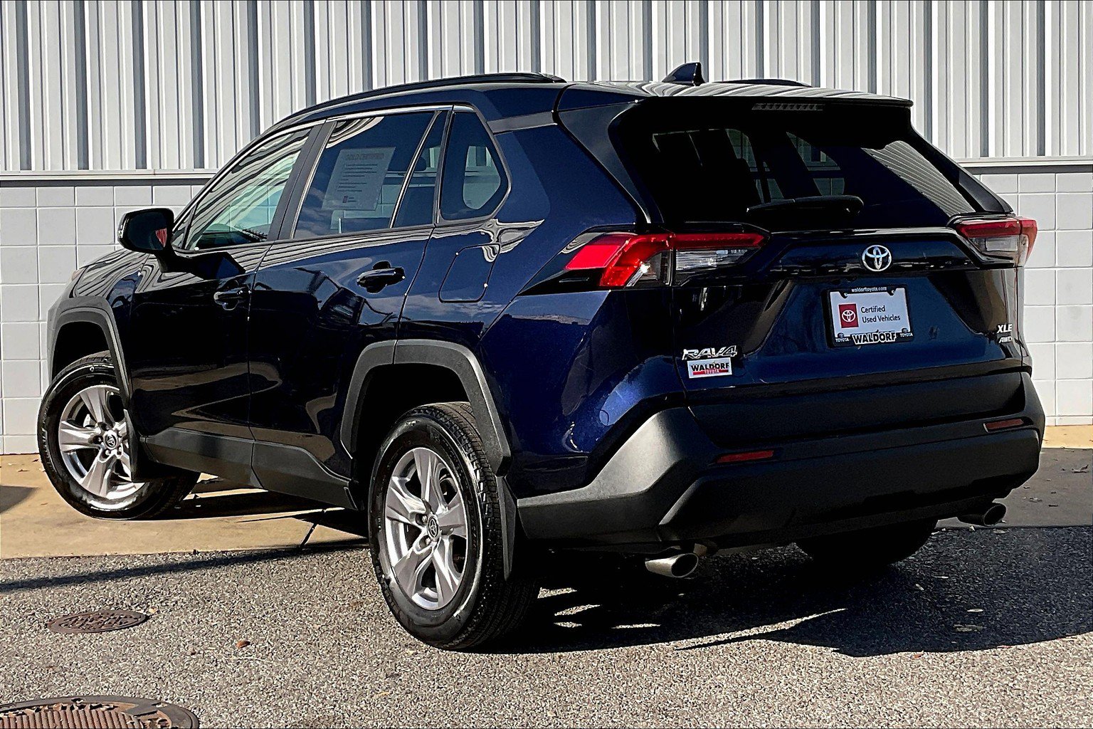 Used 2023 Toyota RAV4 XLE w/ Convenience Package AWD/4WD image 15