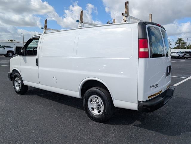 Used 2015 Chevrolet Express 2500 image 5