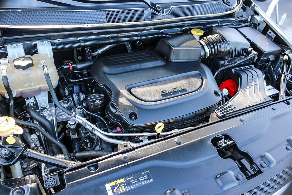 Used 2021 Chrysler Voyager L FWD image 28