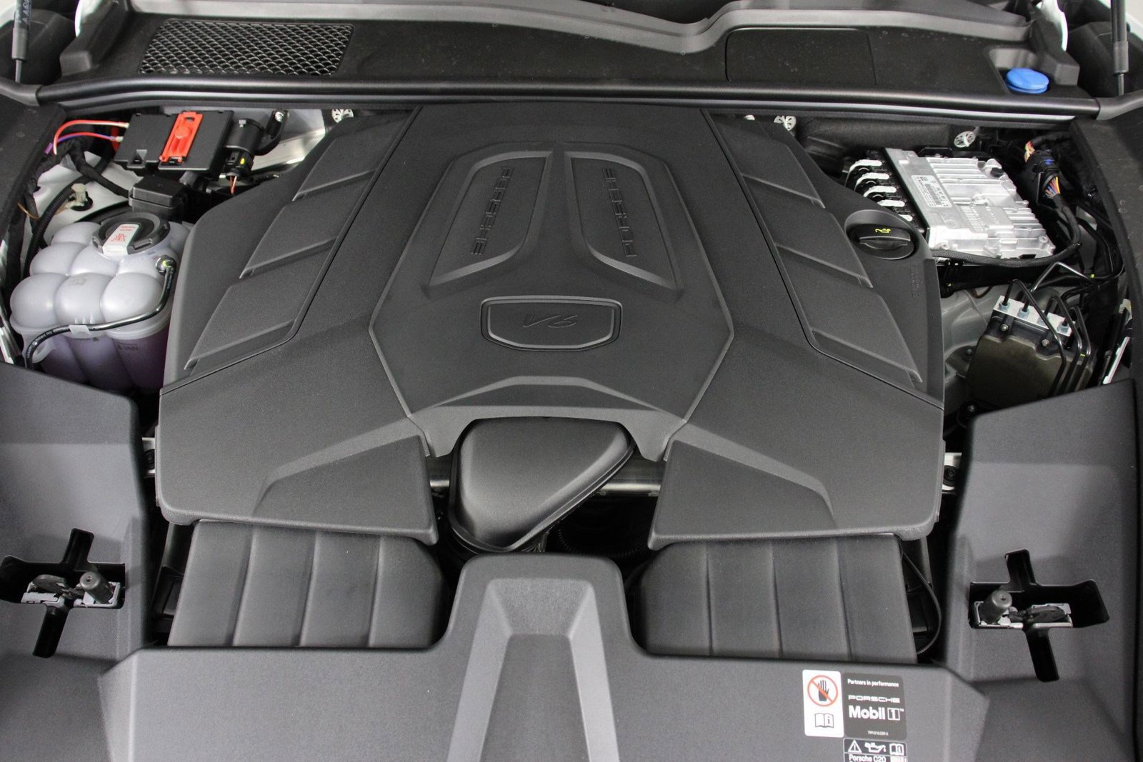 New 2026 Porsche Cayenne AWD/4WD image 19