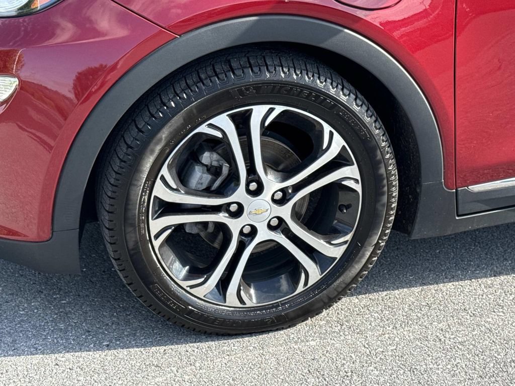 Used 2019 Chevrolet Bolt Premier FWD image 30