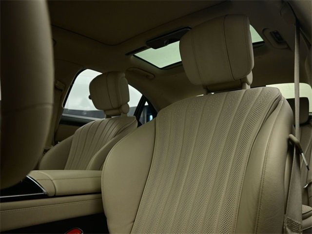 Used 2022 Mercedes-Benz S 580 4MATIC Sedan w/ Rear Seat Package image 18