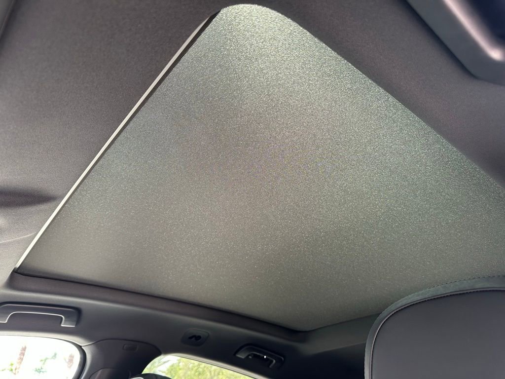 Used 2025 Porsche Cayenne E-Hybrid Coupe image 31