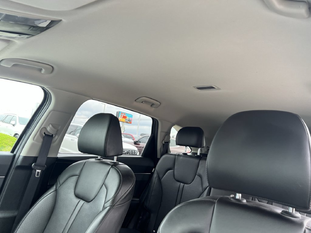 Used 2025 Kia Sorento S FWD image 24