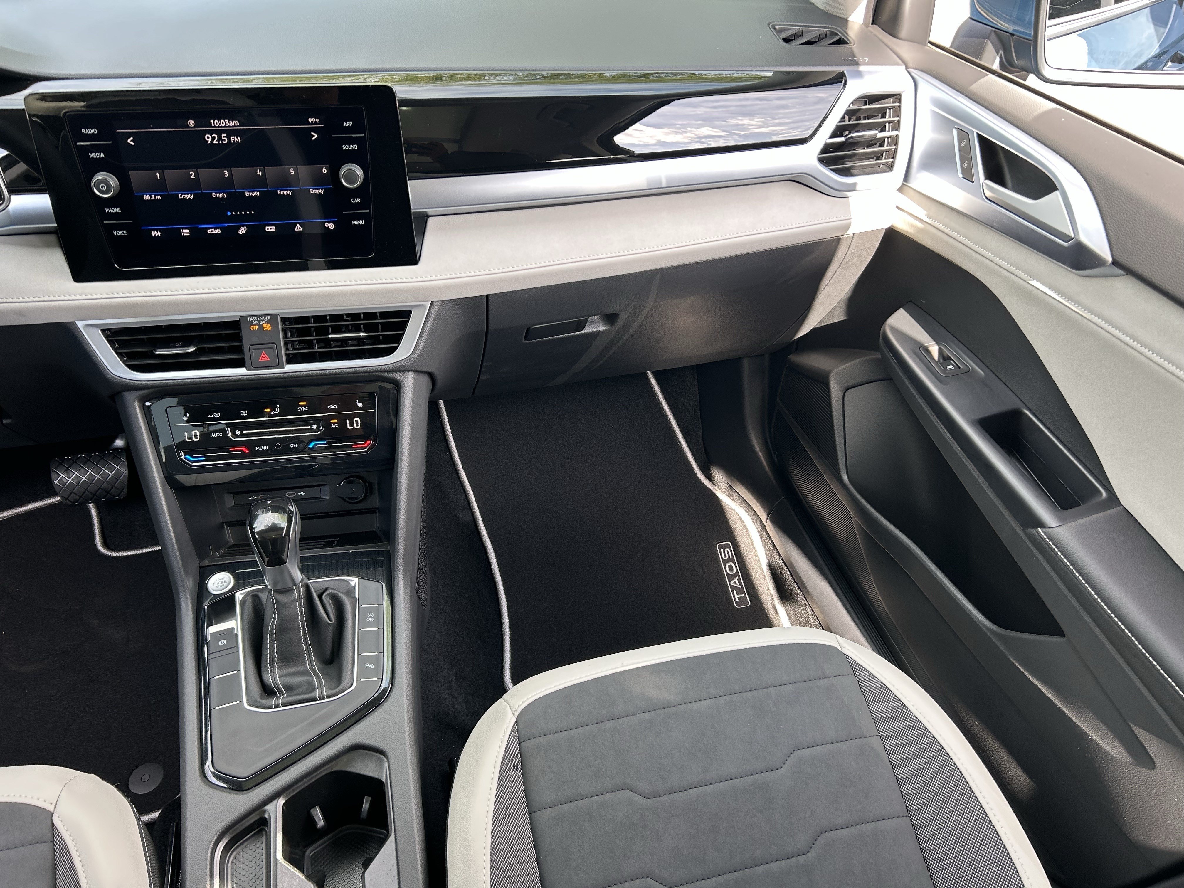 New 2026 Volkswagen Taos SE FWD image 14