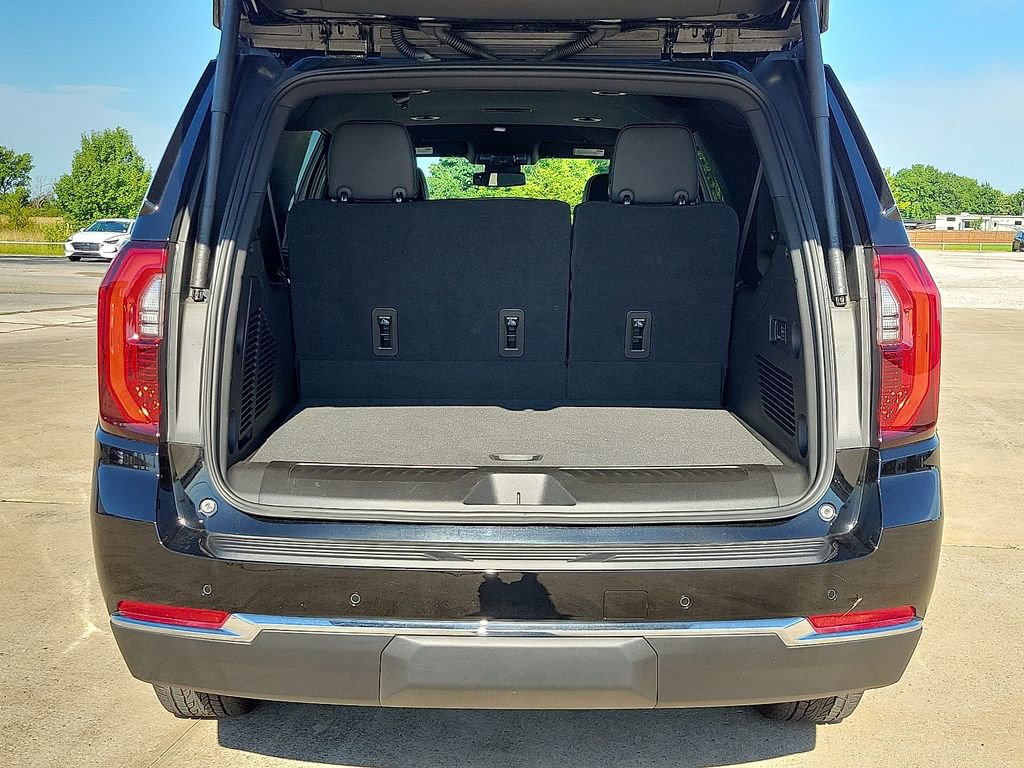 Used 2025 GMC Yukon XL Elevation image 8