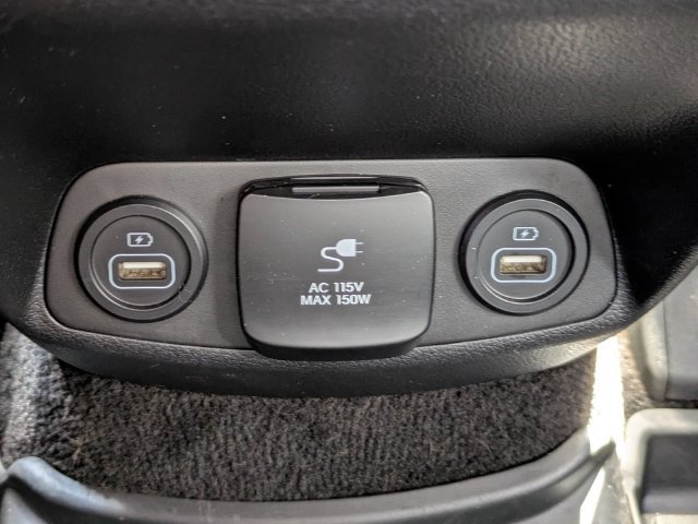 Used 2022 Hyundai Santa Fe Limited FWD image 16