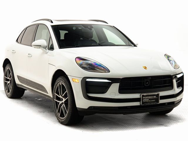 Certified 2025 Porsche Macan image 32
