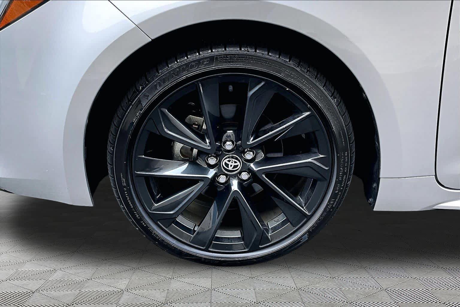 Used 2023 Toyota Corolla XSE FWD image 11