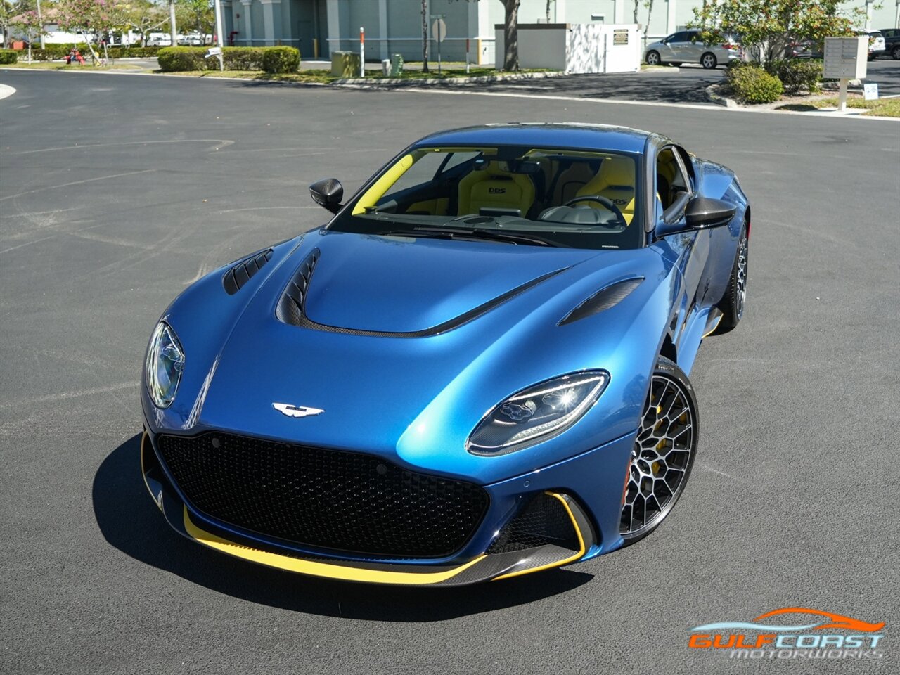 Used 2023 Aston Martin DBS Coupe RWD image 11