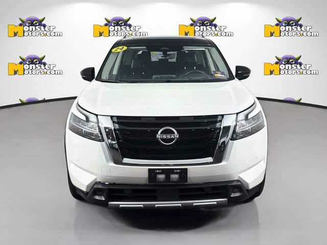Used 2024 Nissan Pathfinder Platinum AWD/4WD image 2