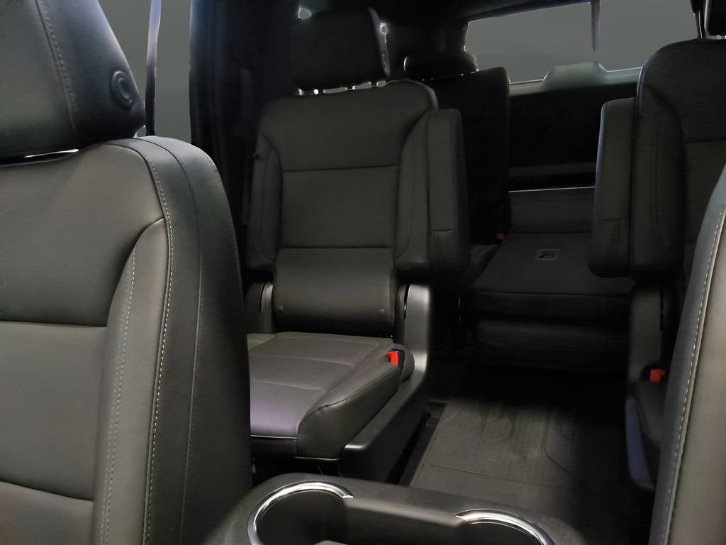 Used 2026 Chevrolet Suburban Z71 w/ Comfort Package AWD/4WD image 31