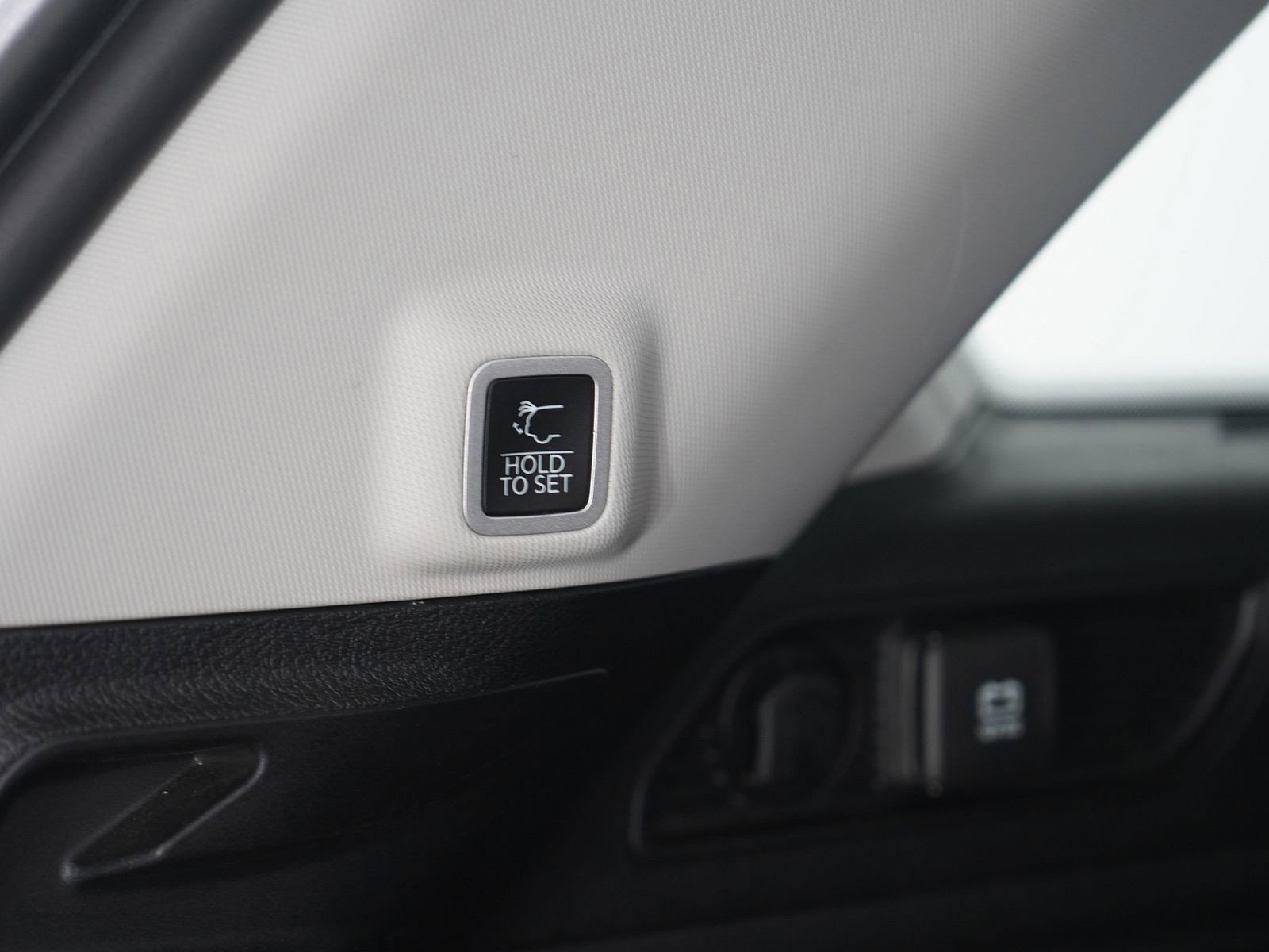 Used 2022 Jeep Grand Cherokee Limited 4xe w/ Luxury Tech Group II image 11