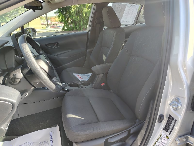Used 2025 Toyota Corolla LE w/ LE Premium Package FWD image 15