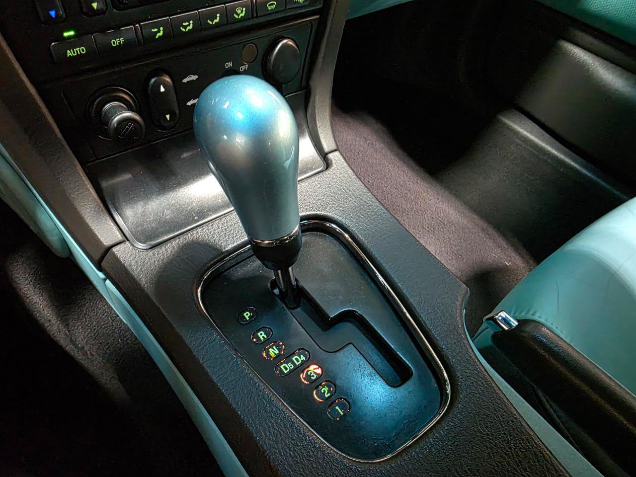 Used 2002 Ford Thunderbird RWD image 25