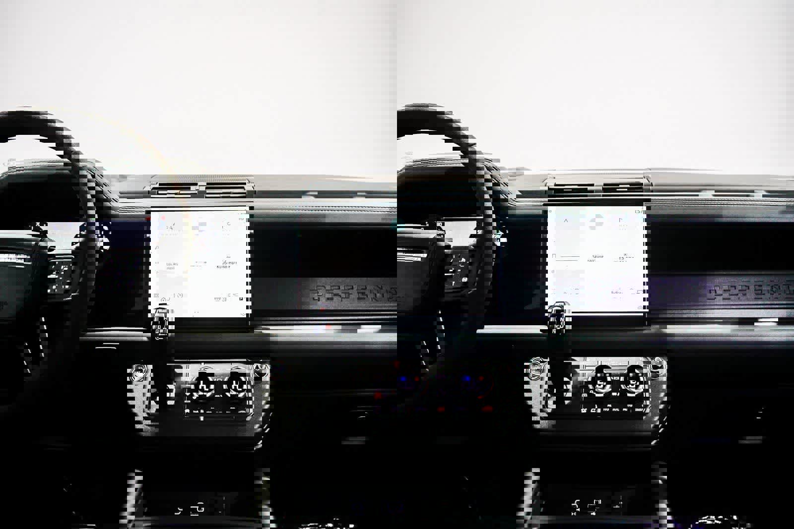 Used 2023 Land Rover Defender 110 V8 image 13