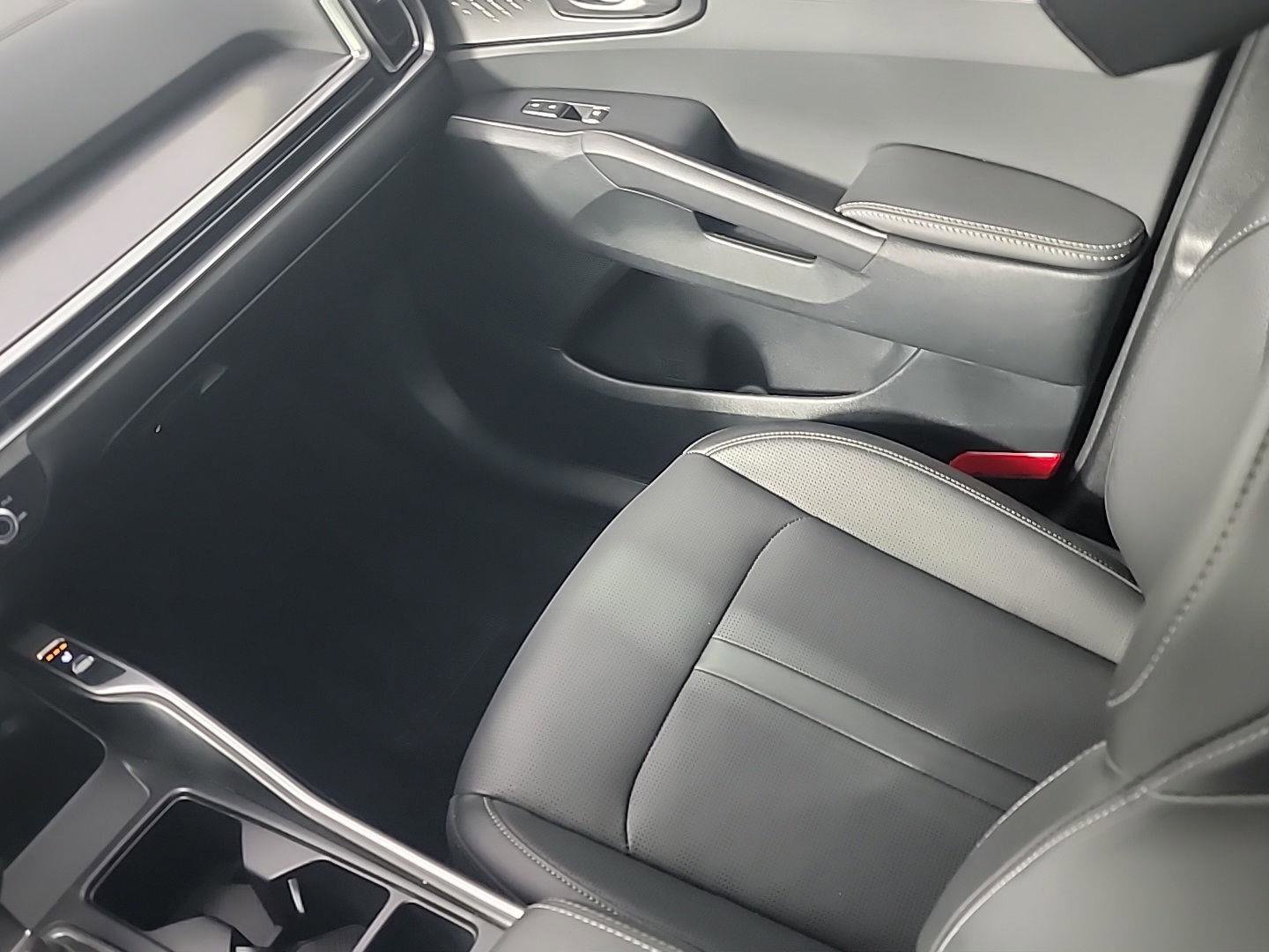 Used 2025 Kia Sorento EX w/ Panoramic Sunroof Package image 25