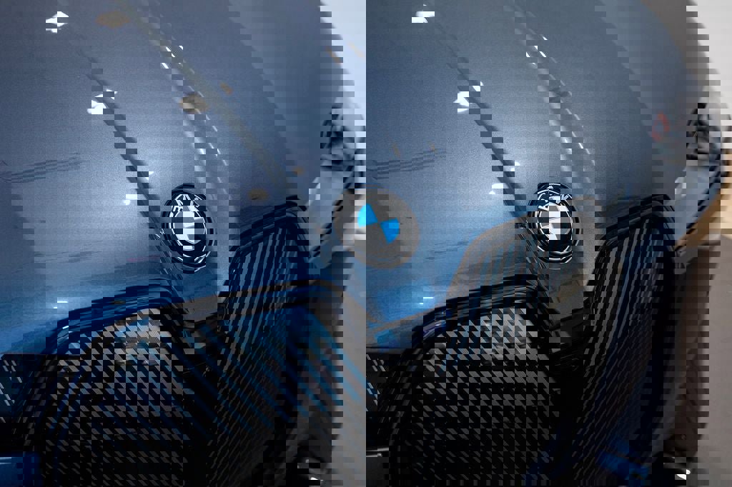 Used 2026 BMW iX xDrive45 w/ Premium Package image 7