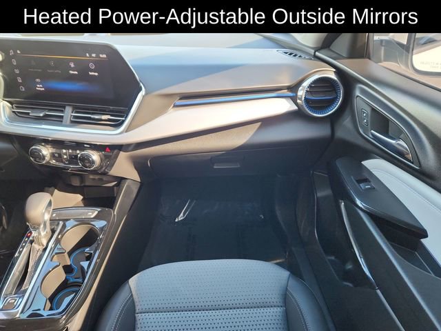 Used 2025 Chevrolet Trax LT w/ LT Convenience Package image 23