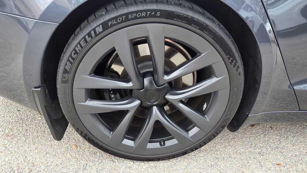 Used 2022 Tesla Model S AWD/4WD image 11