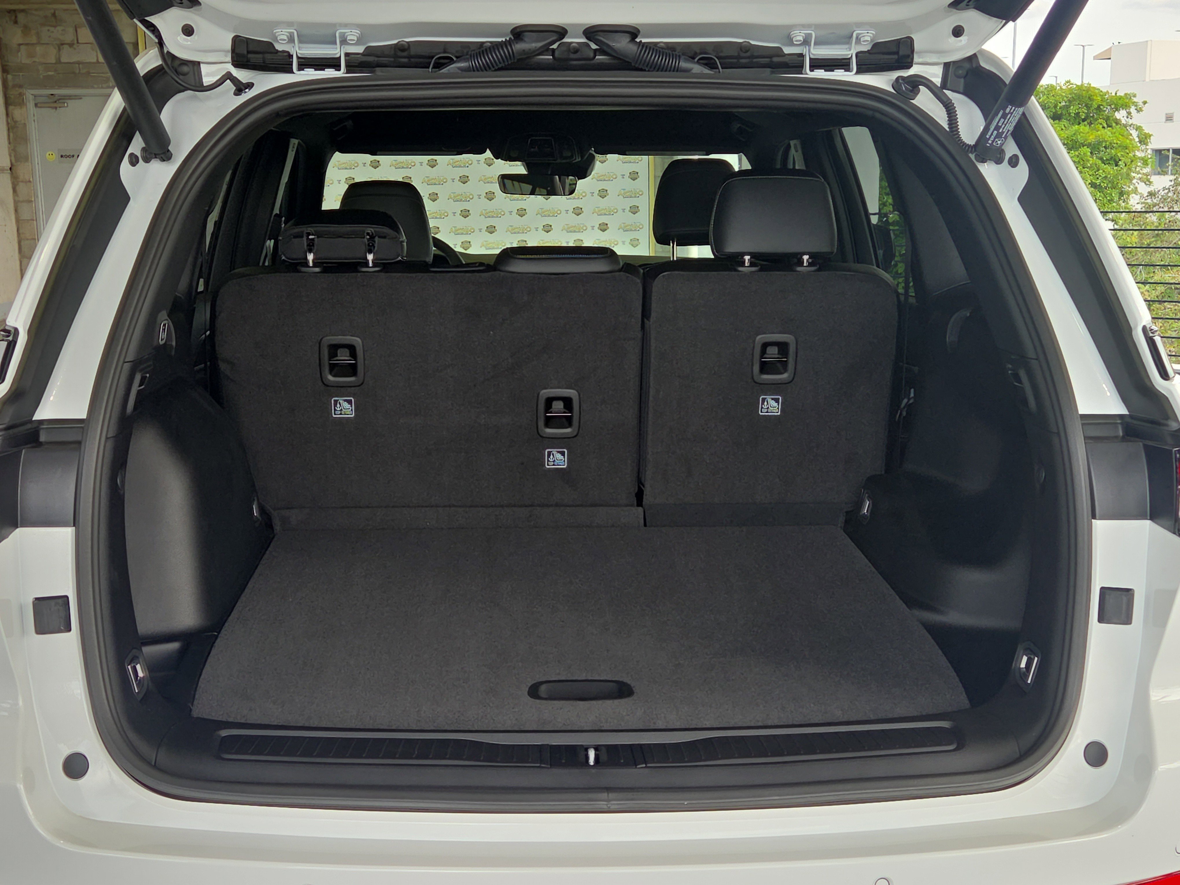 New 2025 Jeep Grand Cherokee Limited w/ Black Appearance Package RWD image 13