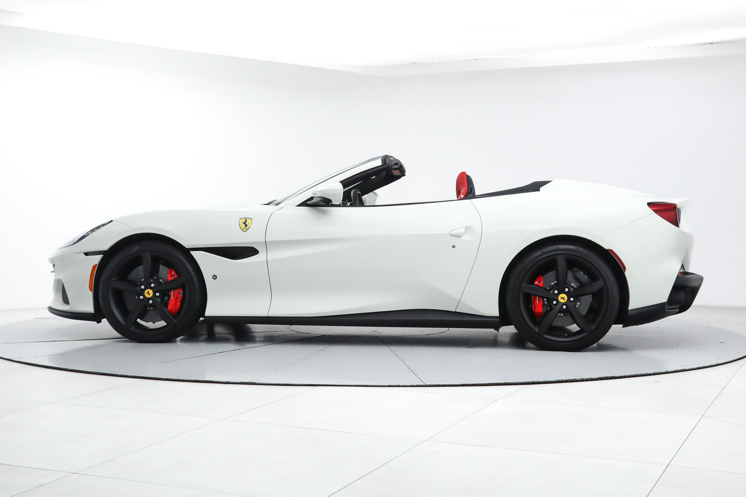 Certified 2022 Ferrari Portofino M RWD image 4