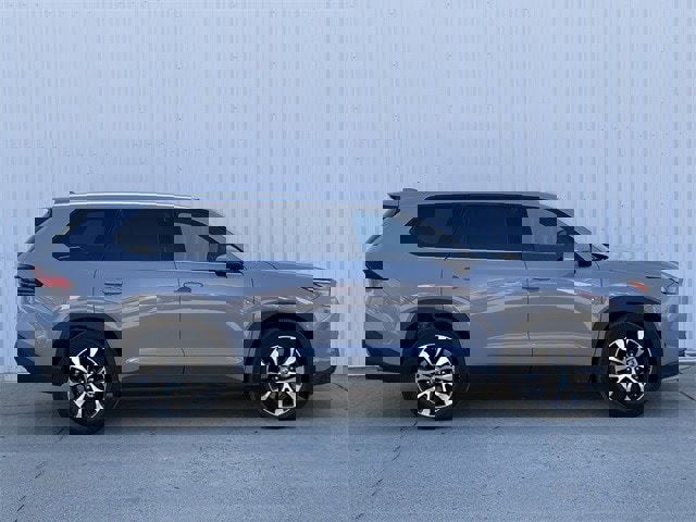 Used 2025 Toyota Grand Highlander AWD Hybrid image 3