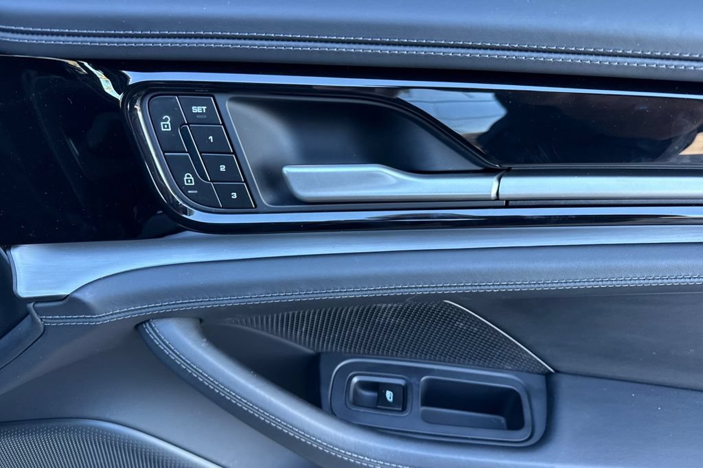 Used 2024 Porsche Panamera RWD image 20