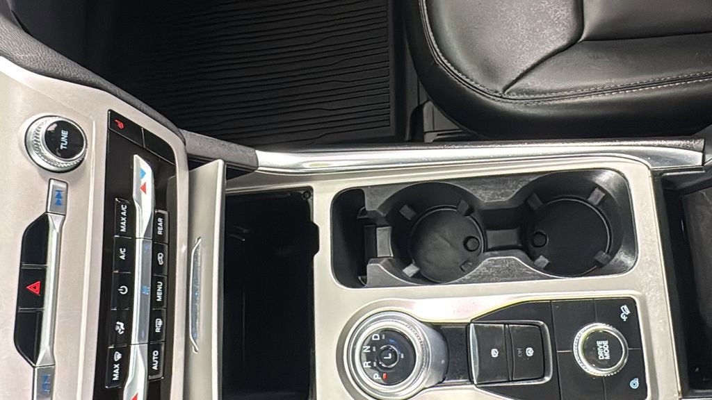 Used 2022 Ford Explorer XLT w/ Equipment Group 202A image 30