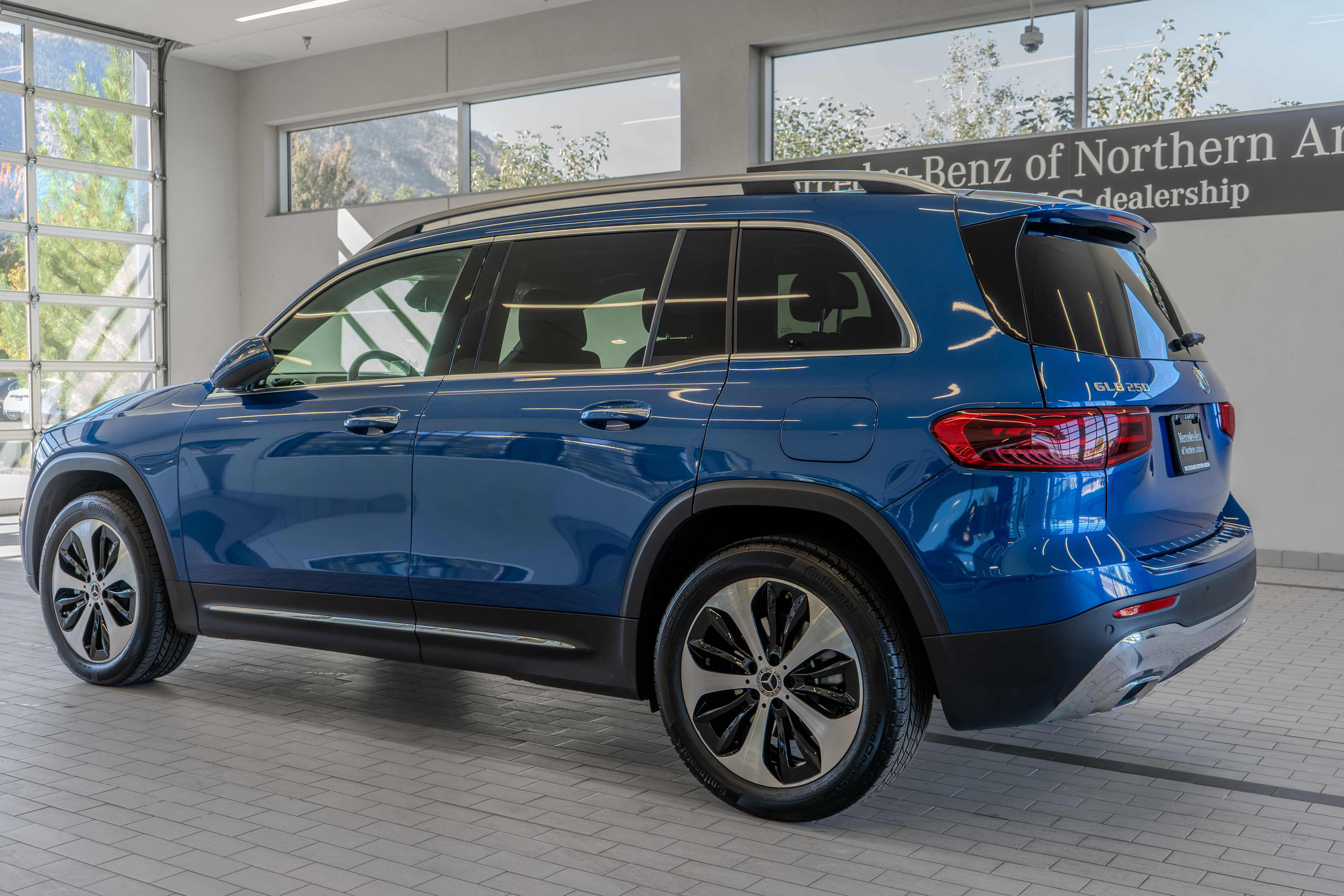 Certified 2025 Mercedes-Benz GLB 250 4MATIC image 13