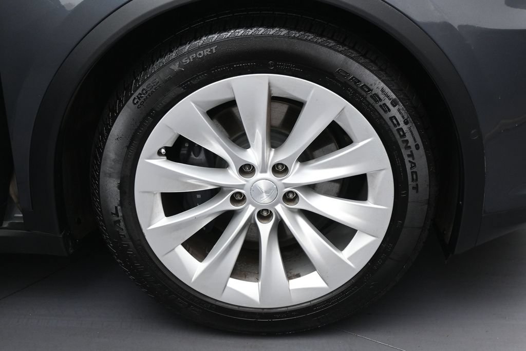 Used 2017 Tesla Model X 75D AWD/4WD image 33