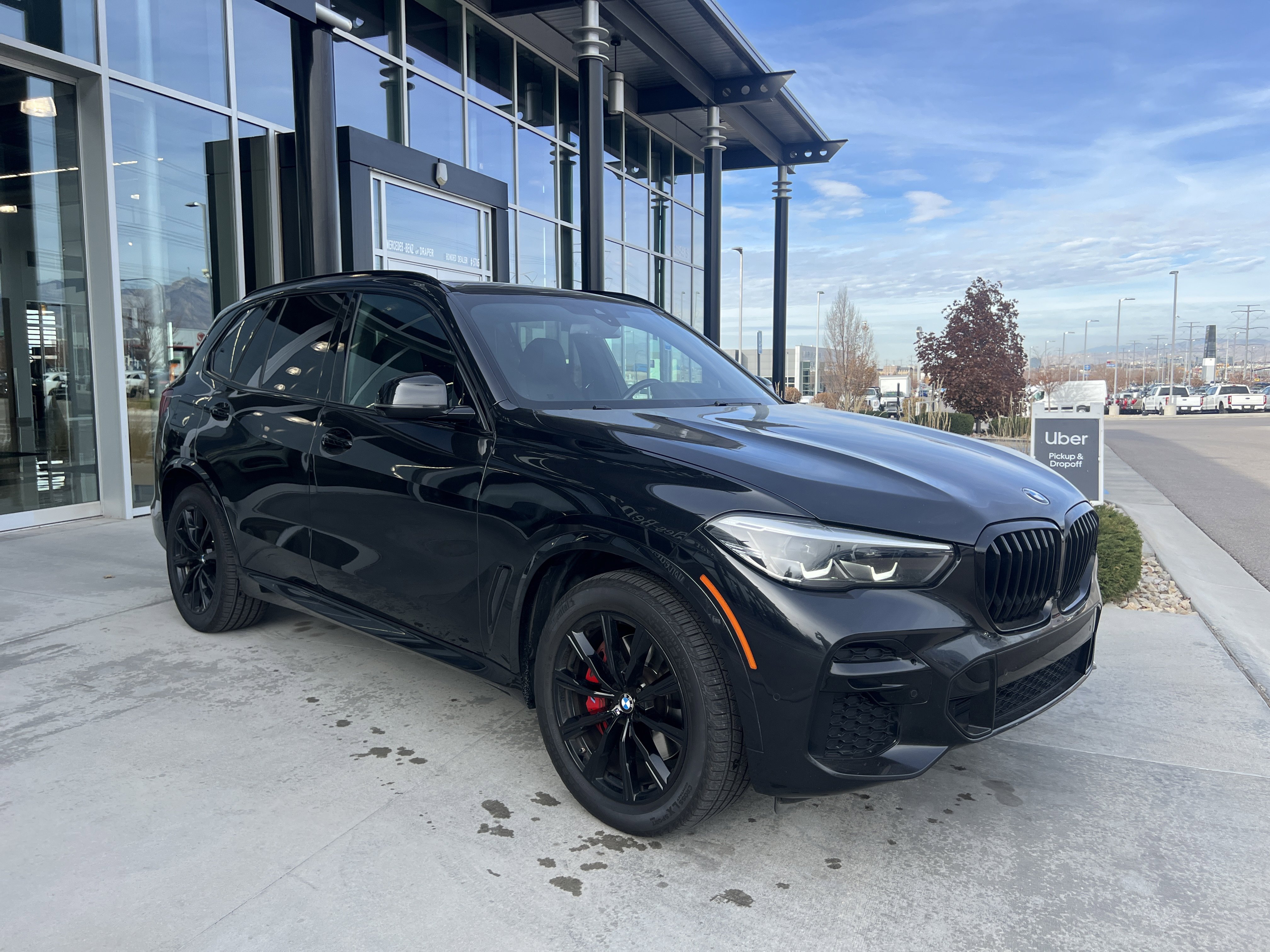 Used 2022 BMW X5 xDrive40i w/ M Sport Package image 3