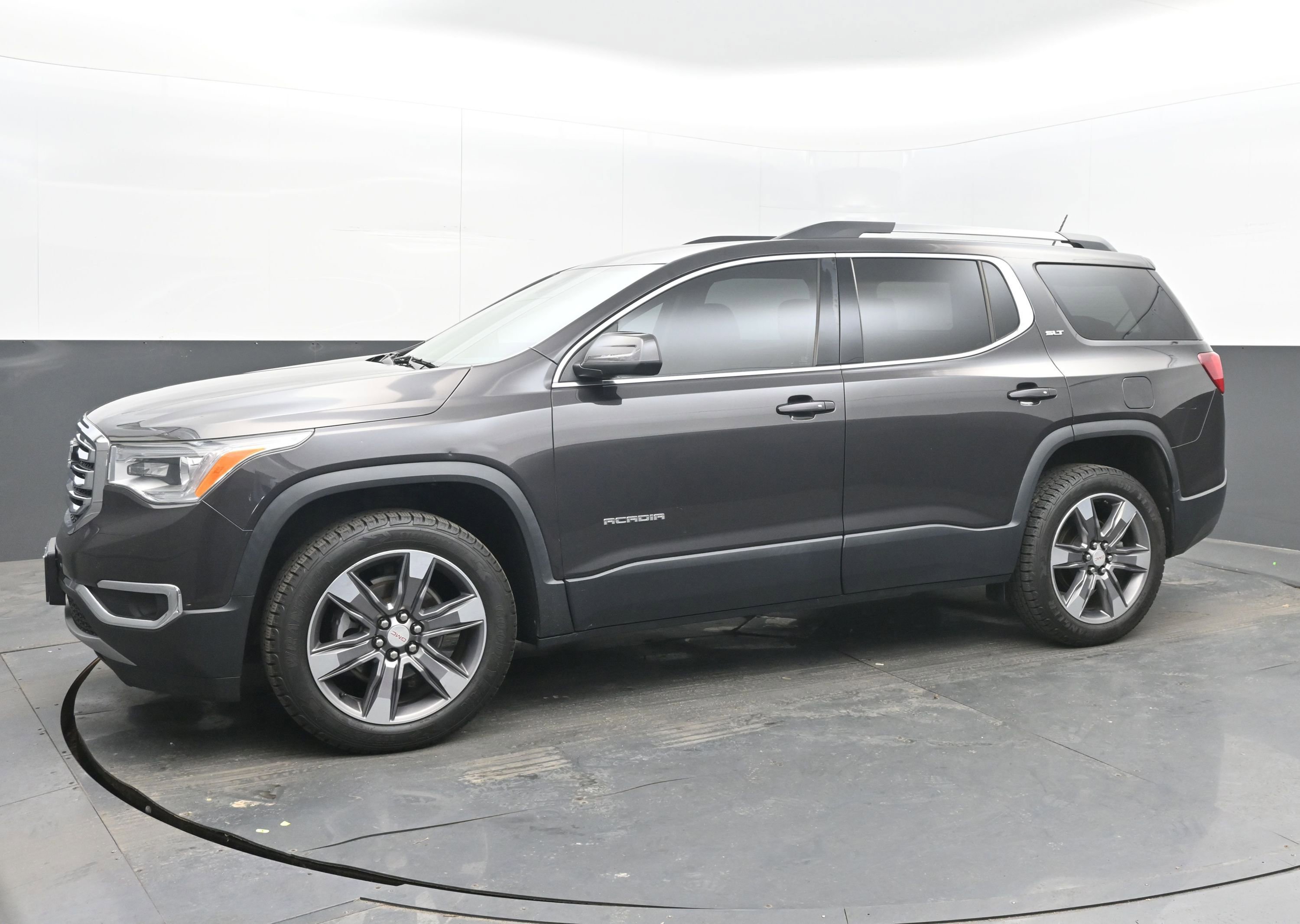 Used 2019 GMC Acadia SLT w/ LPO, Floor Liner Package image 5