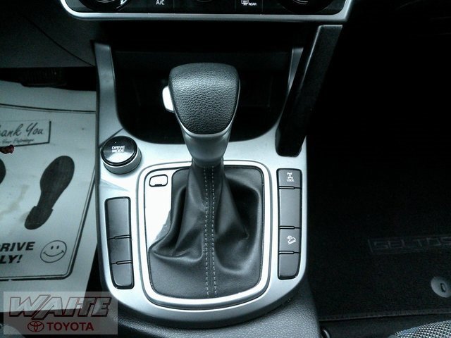 Used 2023 Kia Seltos LX image 16