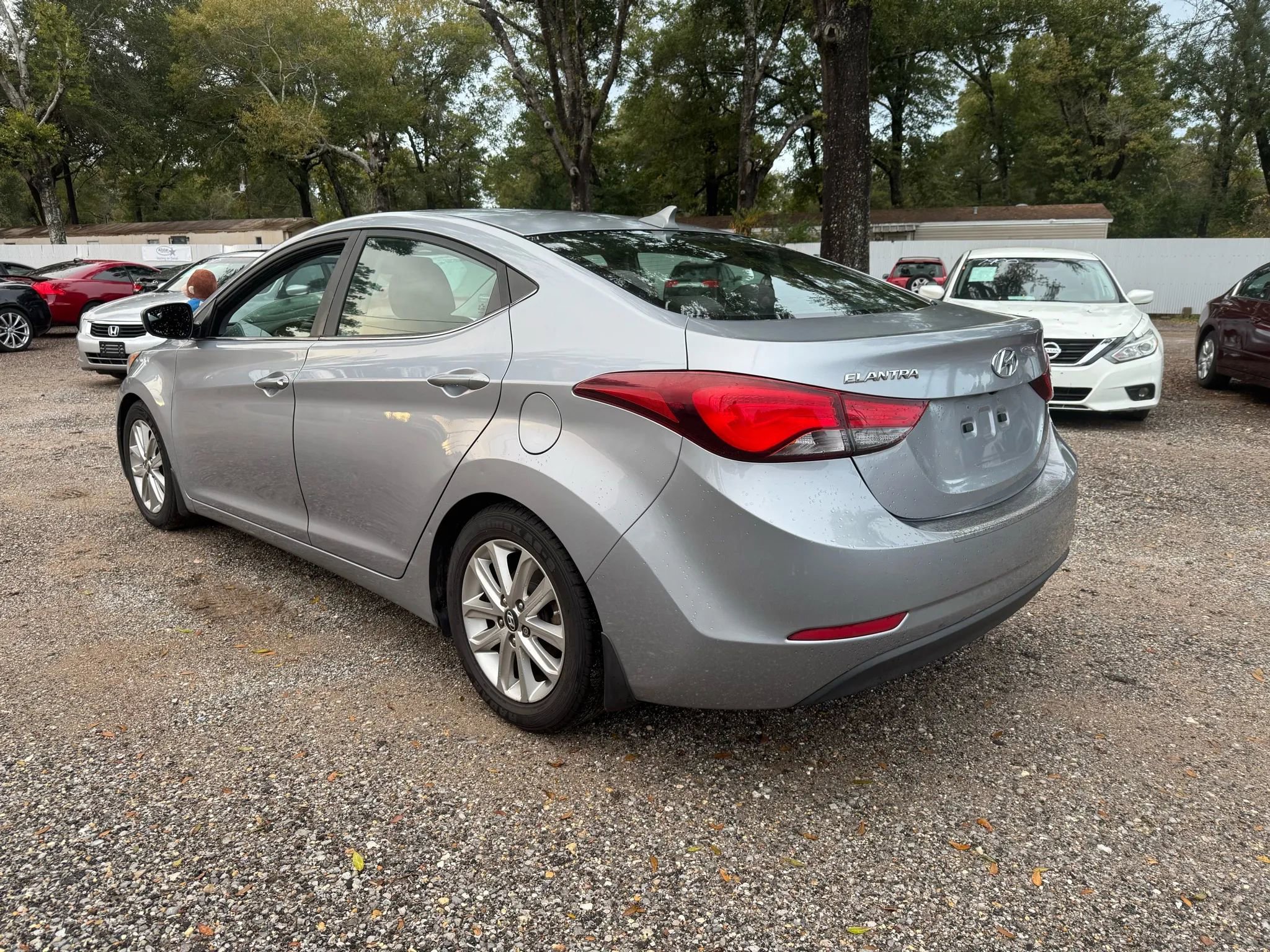 Used 2015 Hyundai Elantra SE w/ Option Group 03 image 3