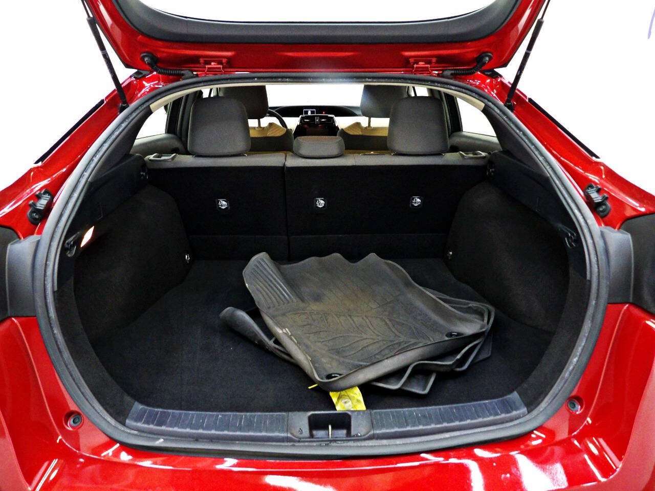 Used 2017 Toyota Prius Three w/ Carpet Mat Package FWD image 8