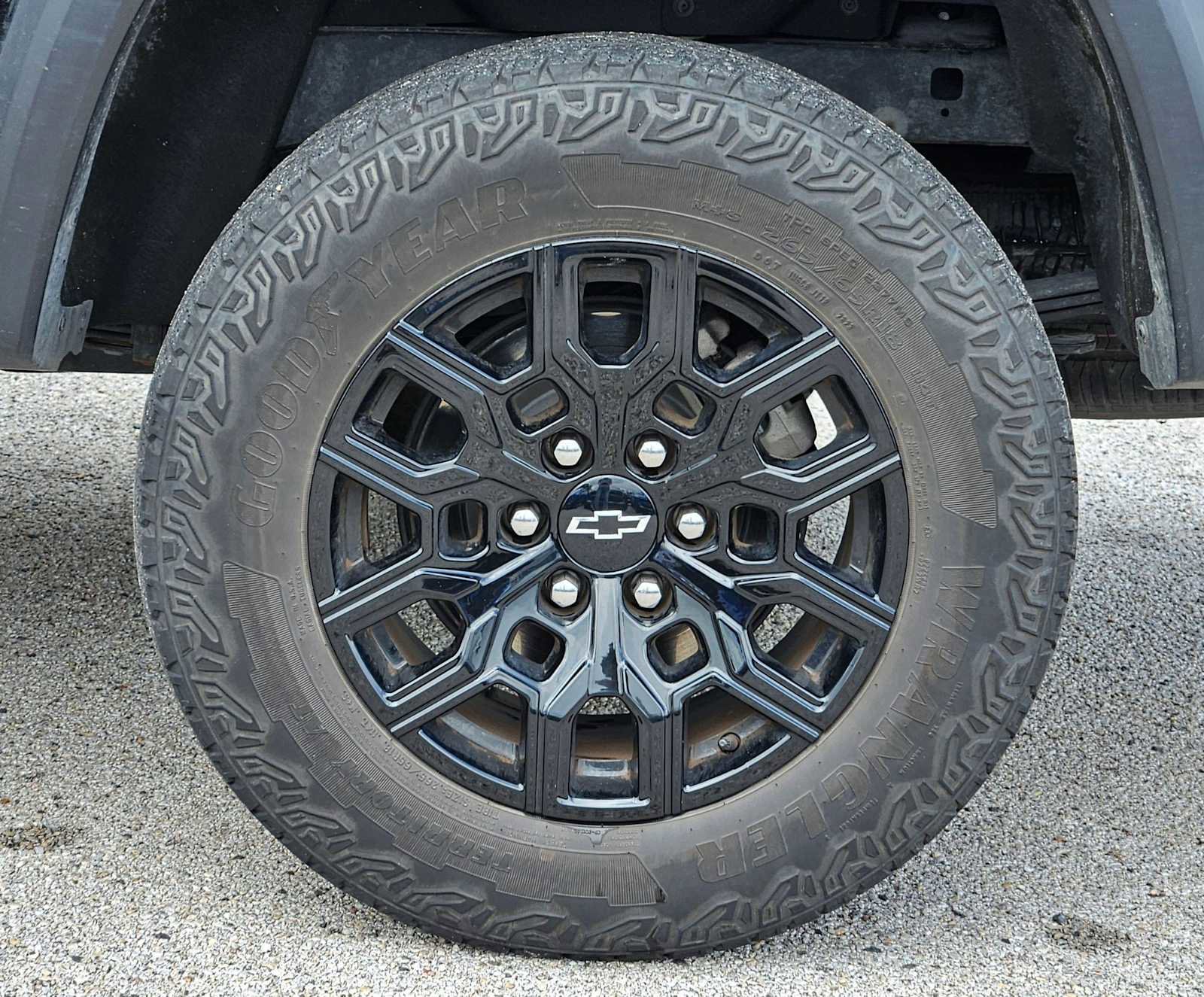 Used 2023 Chevrolet Colorado Trail Boss w/ Technology Package AWD/4WD image 13