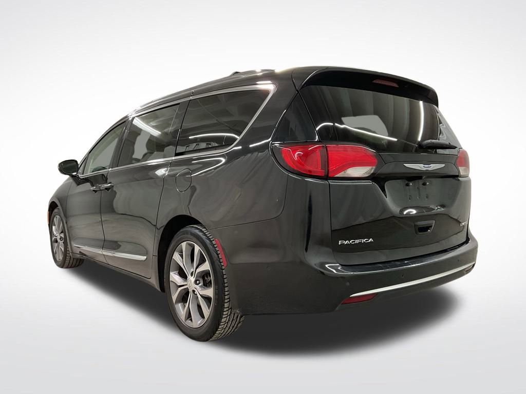 Used 2018 Chrysler Pacifica Limited w/ Tire & Wheel Group image 2