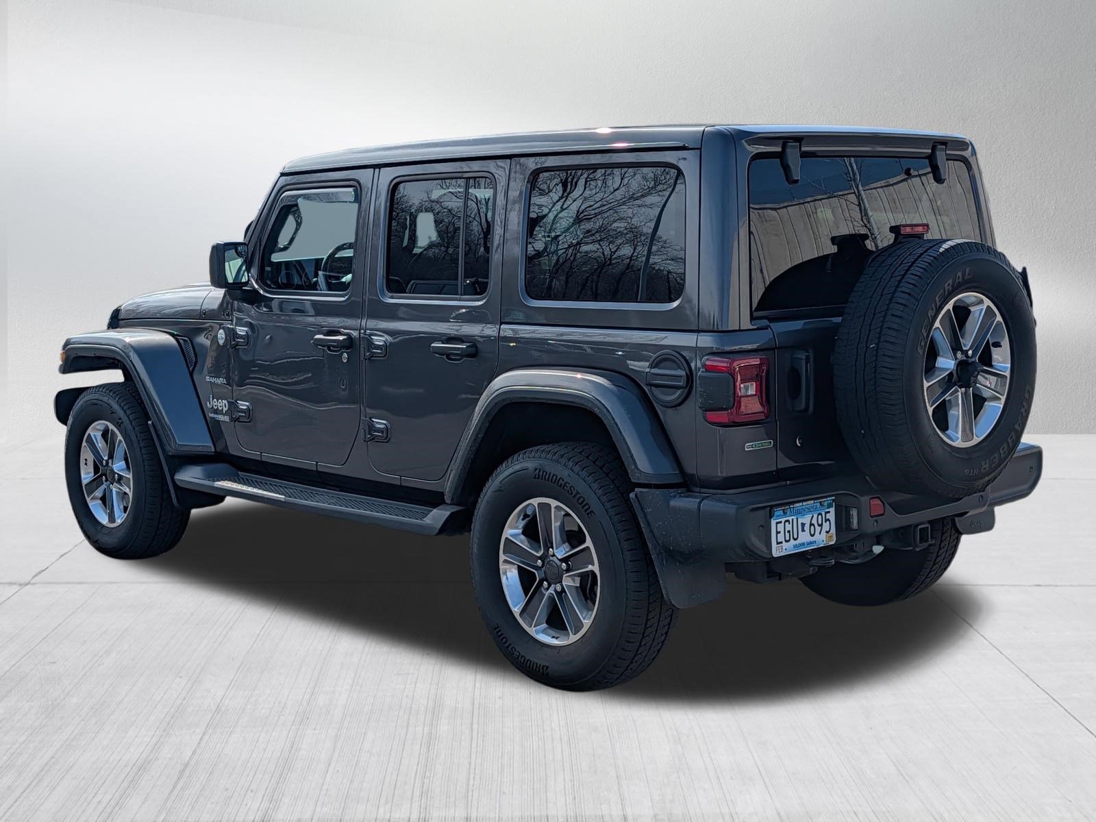 Used 2020 Jeep Wrangler Unlimited Sahara image 5