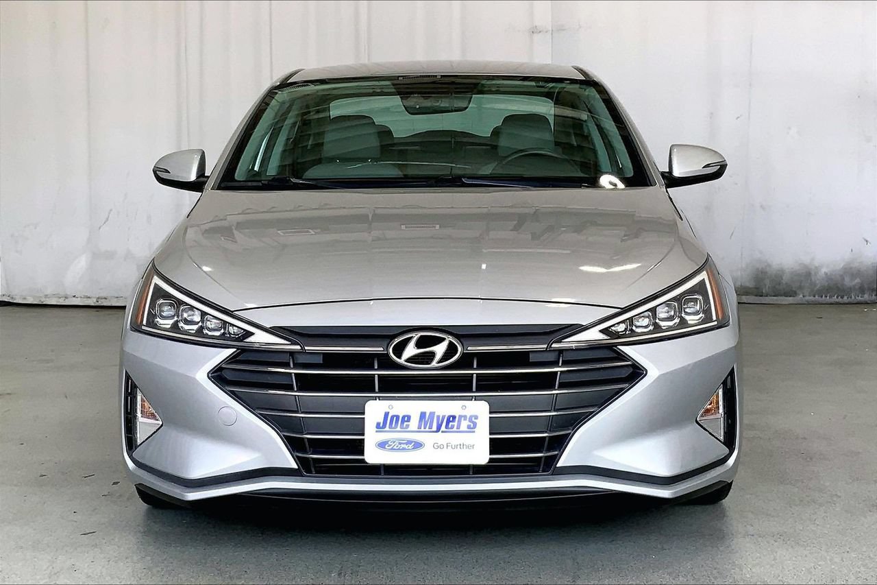 Used 2020 Hyundai Elantra Limited FWD image 2