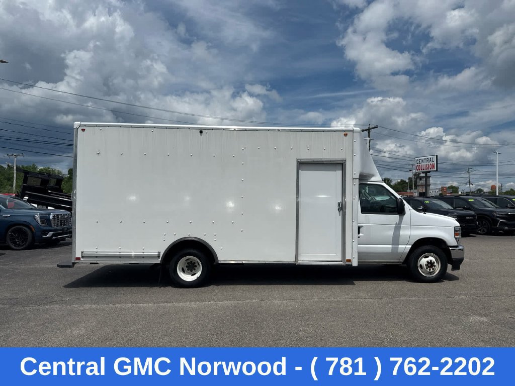 Used 2024 Ford E-350 and Econoline 350 Super Duty w/ Power Windows & Locks Group RWD image 6