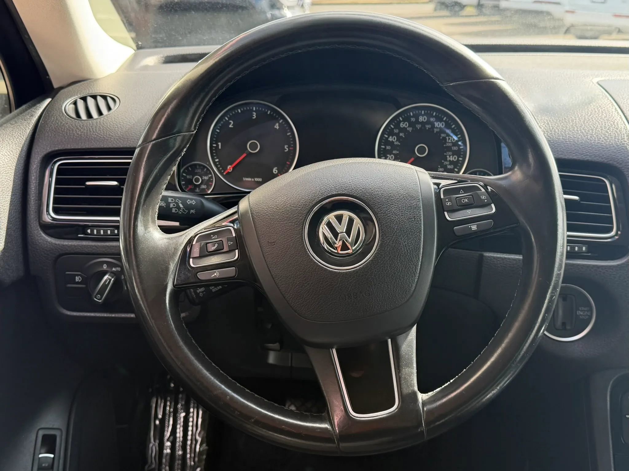 Used 2015 Volkswagen Touareg Sport AWD/4WD image 21