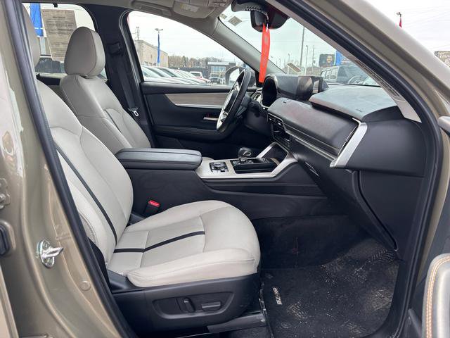 Certified 2025 MAZDA CX-70 Plug-In Hybrid w/ Premium Pkg image 15