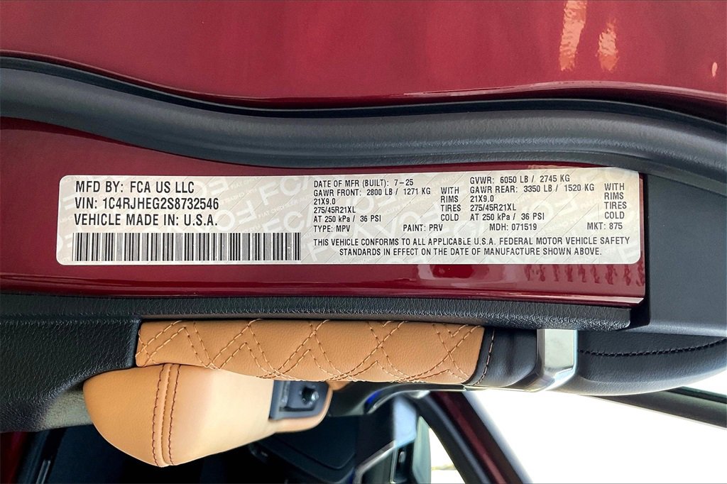 New 2025 Jeep Grand Cherokee Summit w/ Obsidian Package image 13