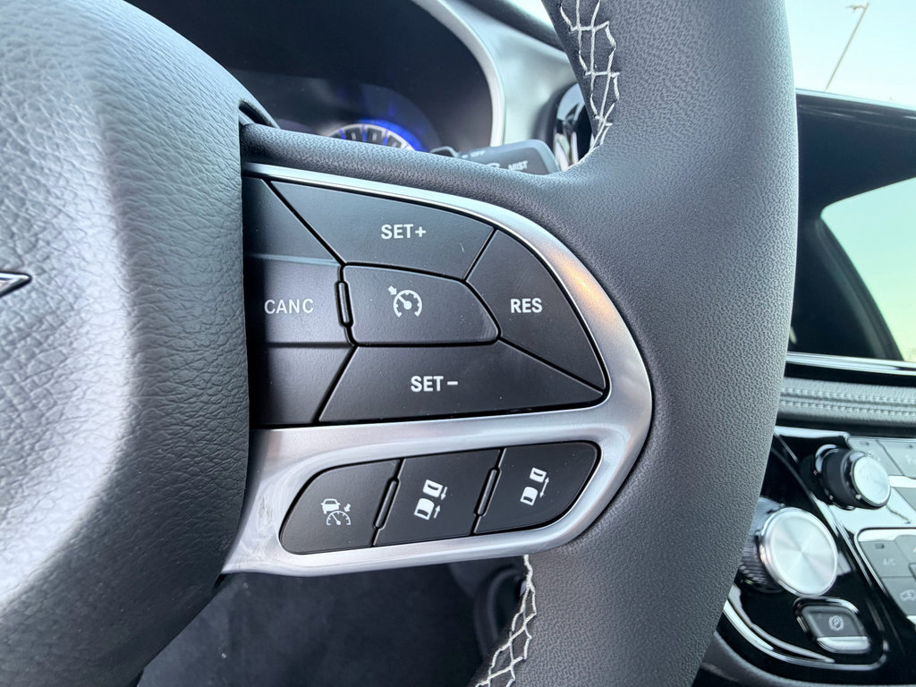 New 2026 Chrysler Pacifica Select image 16