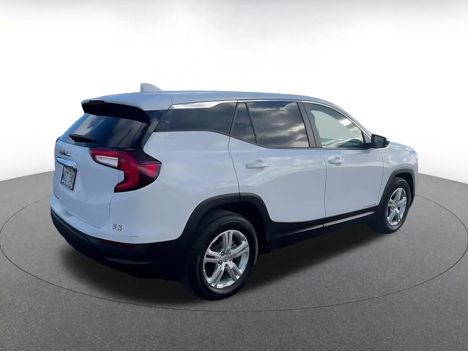 Used 2024 GMC Terrain SLE FWD image 14
