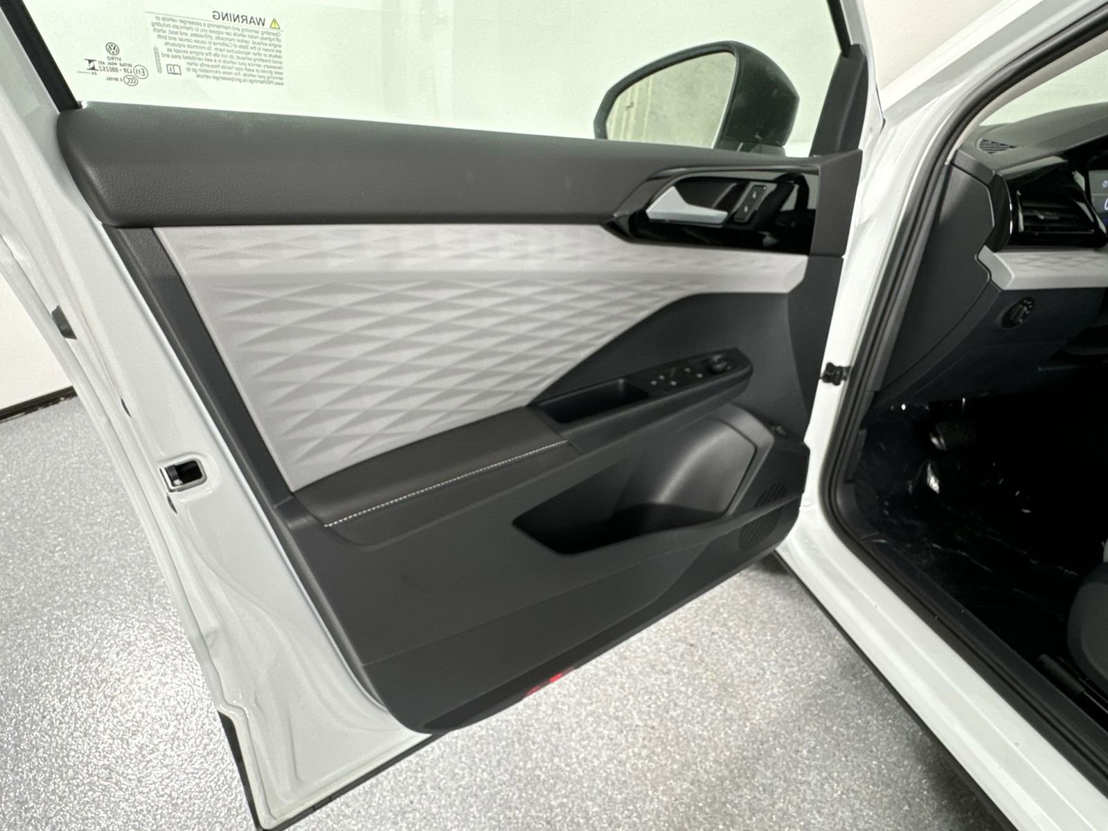 Used 2024 Volkswagen Taos S image 20