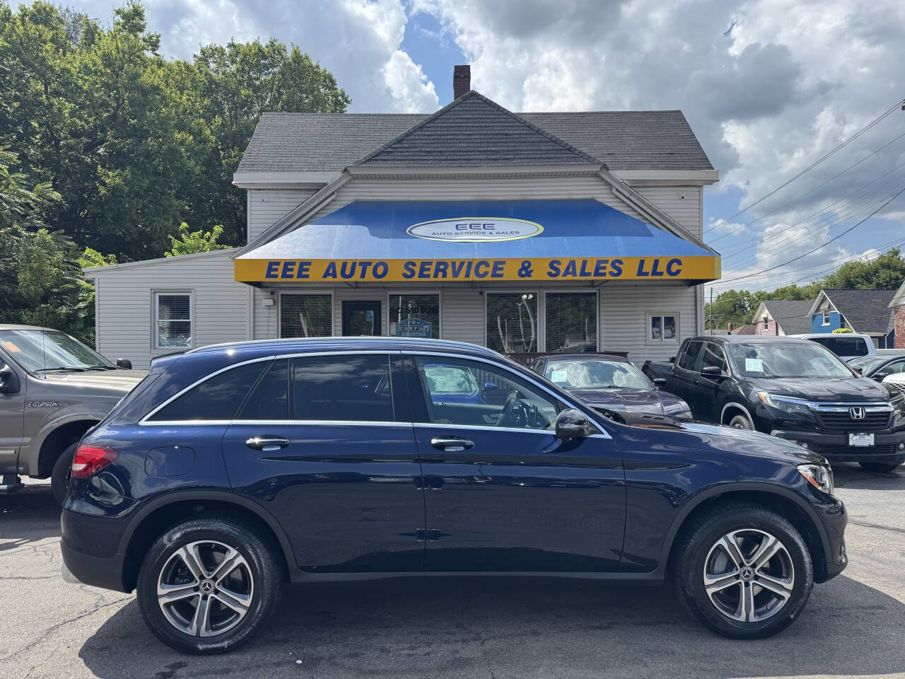 Used 2019 Mercedes-Benz GLC 300 4MATIC image 1