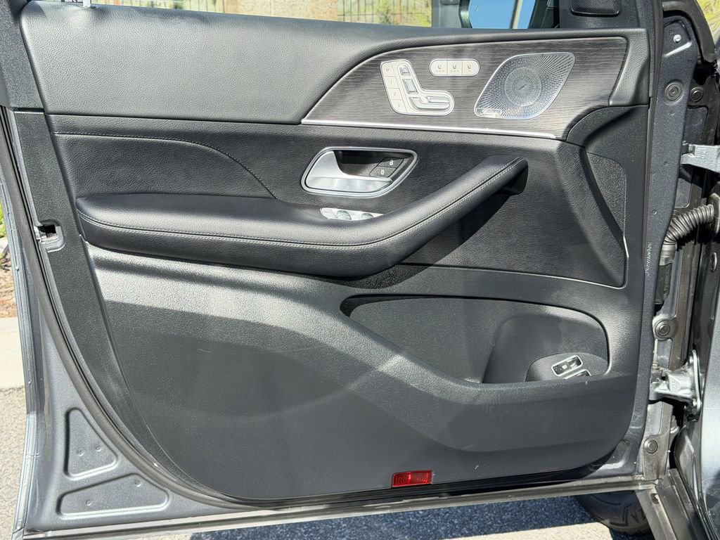 Used 2025 Mercedes-Benz GLE 450e 4MATIC image 17