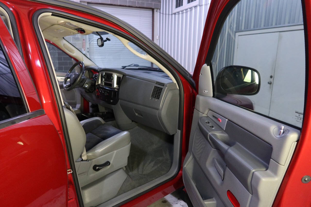 Used 2006 Dodge Ram 1500 Truck 2WD Quad Cab w/ Communication Pkg image 12